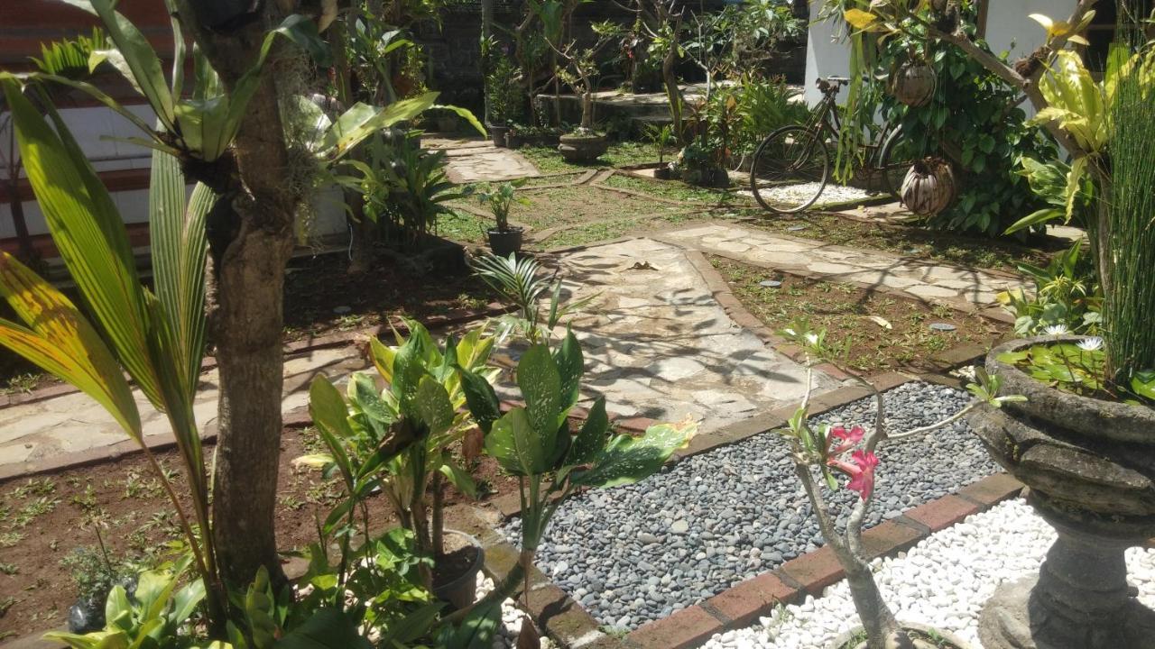 Serongga Guest House Lebih Kültér fotó