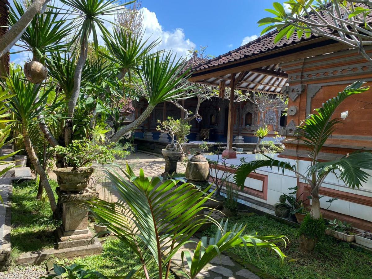 Serongga Guest House Lebih Kültér fotó