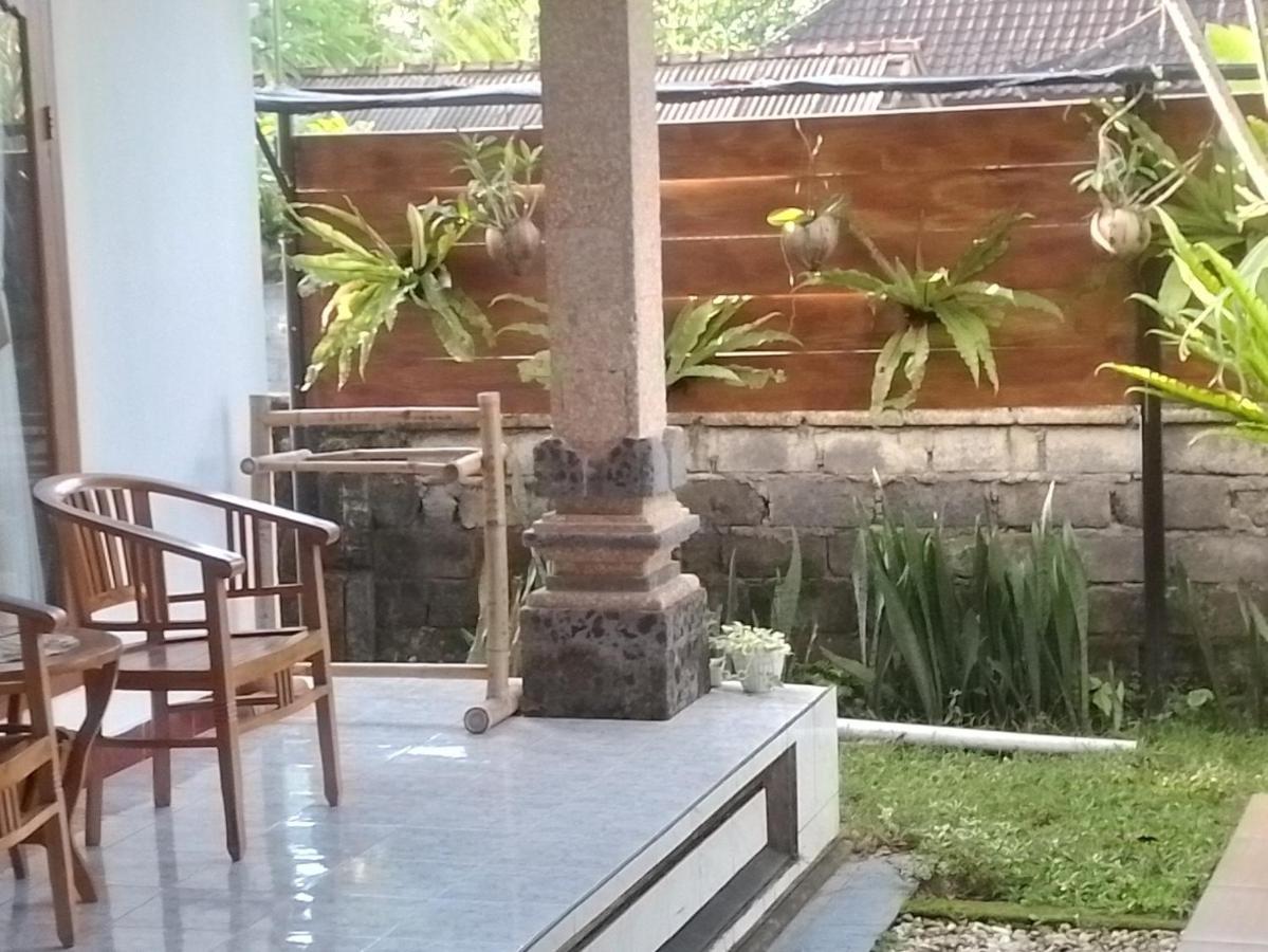 Serongga Guest House Lebih Kültér fotó