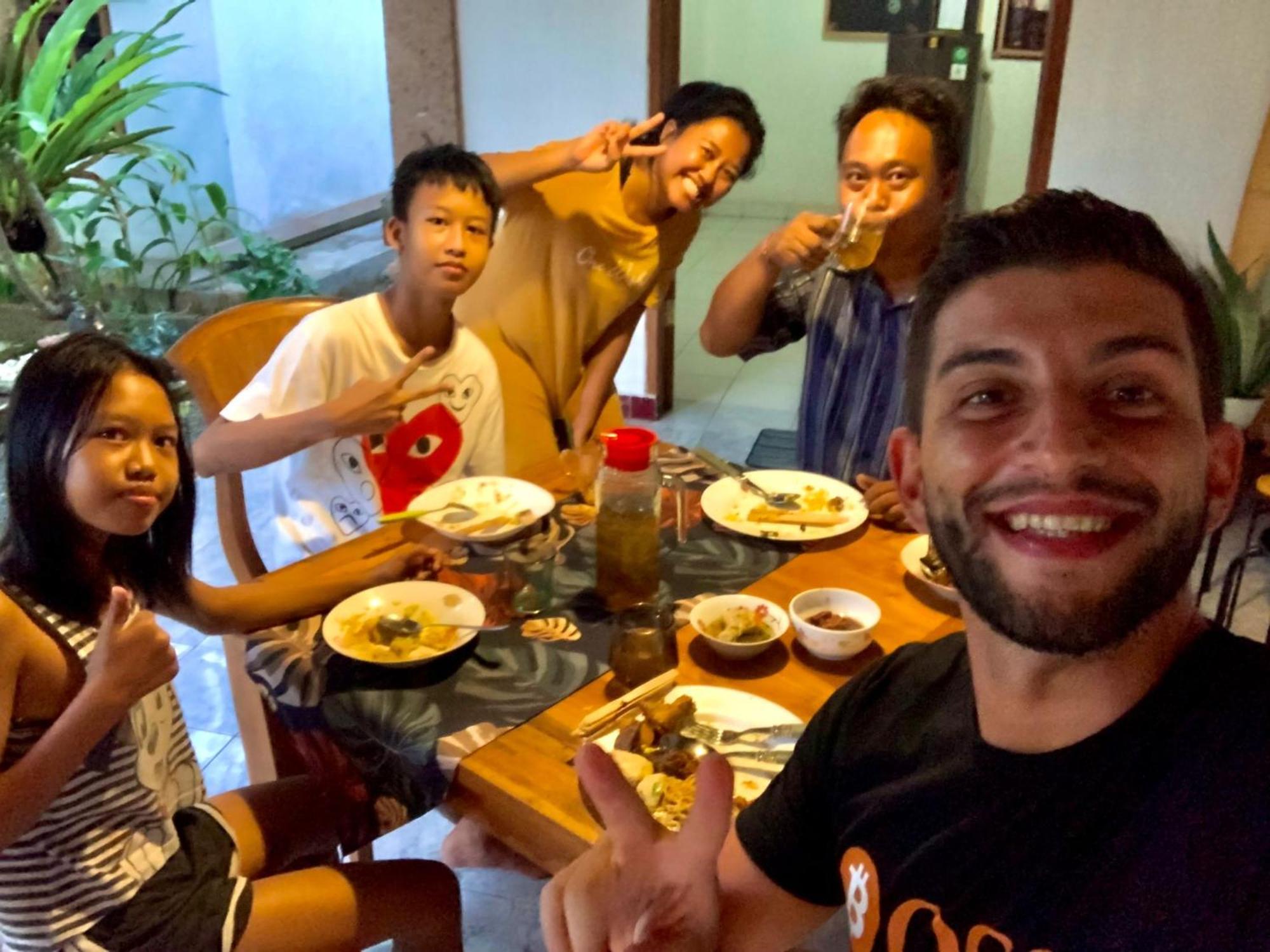 Serongga Guest House Lebih Kültér fotó