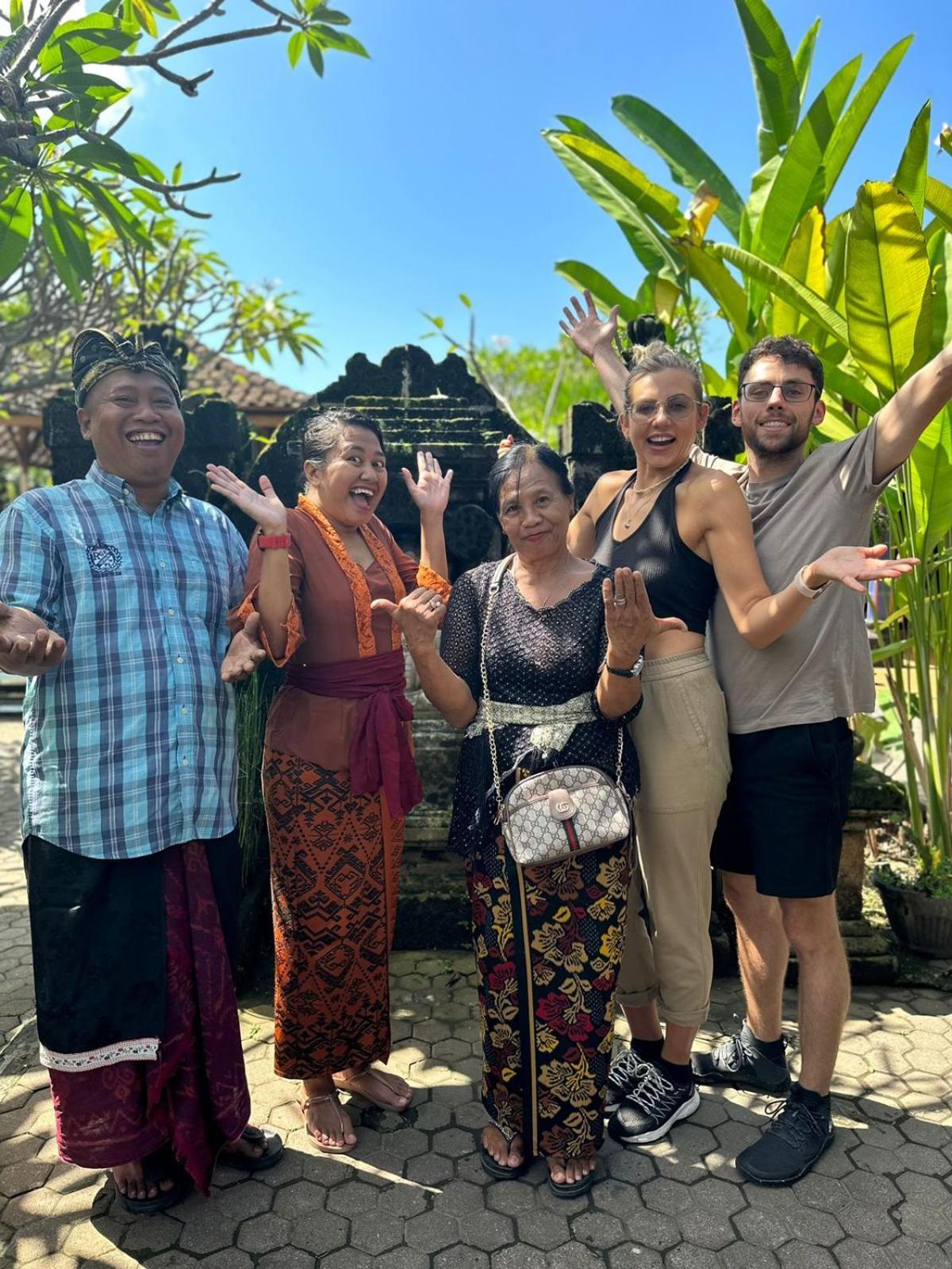 Serongga Guest House Lebih Kültér fotó
