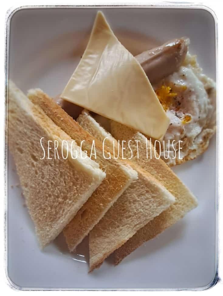Serongga Guest House Lebih Kültér fotó