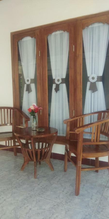 Serongga Guest House Lebih Kültér fotó
